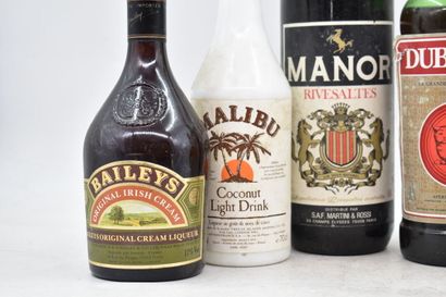 Assortiment de 5 bouteilles de spiritueux...