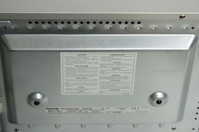 Four à micro-ondes - Panasonic NN-DS596MEPG...