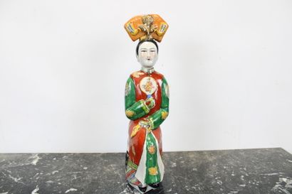 CHINE.
Impératrice, statuette en porcelaine...