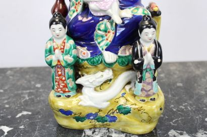 CHINE. 
Guanyin assise, statuette en porcelaine...