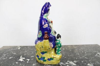 CHINE. 
Guanyin assise, statuette en porcelaine...