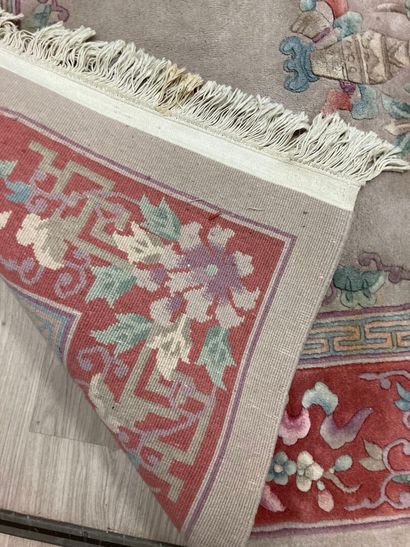 China Tien Sin.
Wool velvet on cotton foundation....