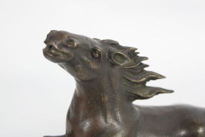 20th century school.
Galloping horse, bronze...