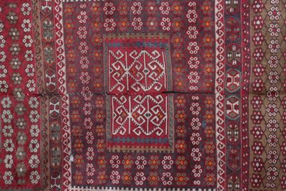 Caucasus rug, geometric diamond pattern in...