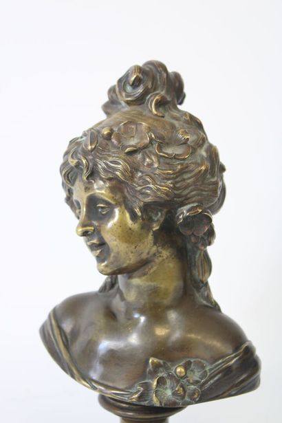CLODION (1738-1814). Based on.
Female bust...