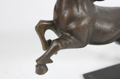 20th century school.
Galloping horse, bronze...
