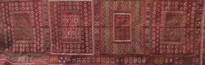 Caucasus rug, geometric diamond pattern in...