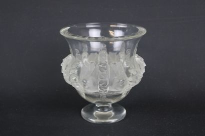 LALIQUE France. Dampierre model. 
Transparent...