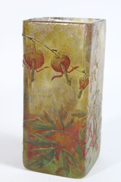 DAUM Nancy.
Square-section vase in multi-layered...