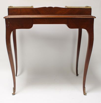 Nancy School.
Desk in mahogany veneer and...