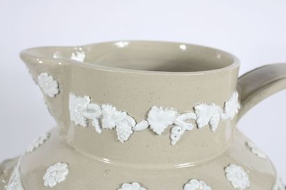 WEDGWOOD. In the taste of.
Glazed ceramic...