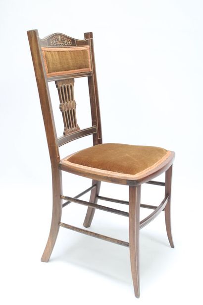 Pair of English marquetry chairs. 19th century.
Dimensions:...