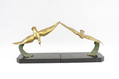 Pair of bookends featuring seagulls in flight,...