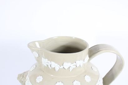 WEDGWOOD. In the taste of.
Glazed ceramic...
