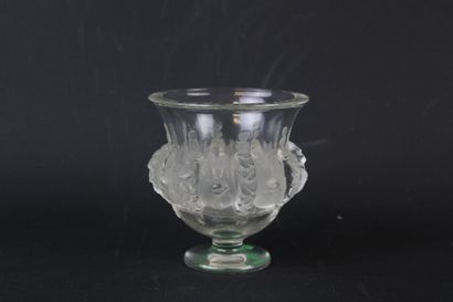 LALIQUE France. Dampierre model. 
Transparent...