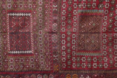 Caucasus rug, geometric diamond pattern in...