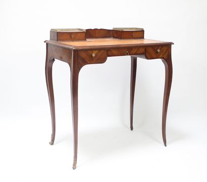 Nancy School.
Desk in mahogany veneer and...