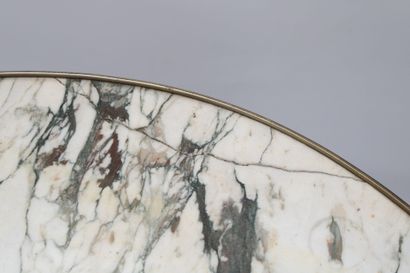 Gueridon in burr wood, ormolu trim decorated...