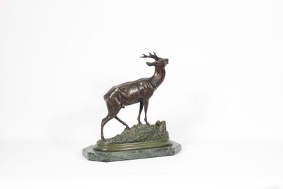 Clovis MASSON (1887-1913).
Deer, patinated...