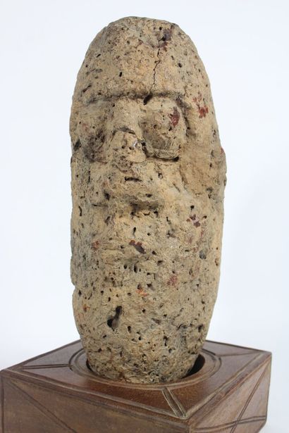 AFRICA. 
Head in volcanic stone. Mid-twentieth...