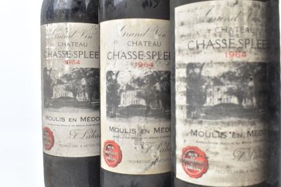 7 bouteilles de MOULIS EN MEDOC 1964 du Château...