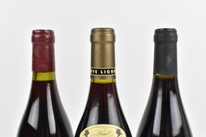 Réunion de 3 bouteilles de la Côte de Nuits...