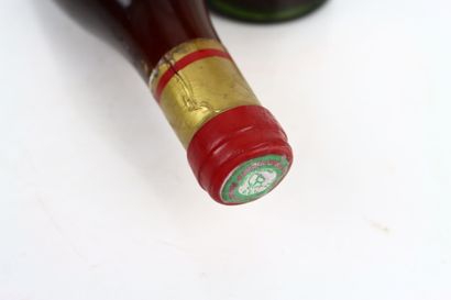Coffret réunissant 2 bouteilles de vin de...