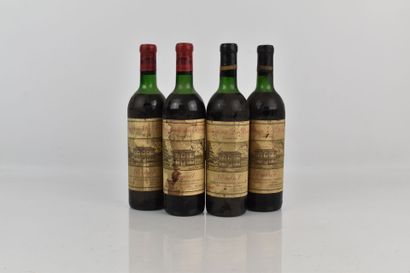 4 bouteilles de POMEROL 1961 du Château LA...