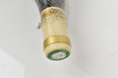Réunion de 3 bouteilles d'ECHEZEAUX du Domaine...