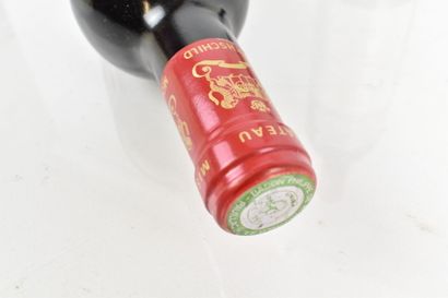 2 bouteilles de PAUILLAC 1988 du Château...