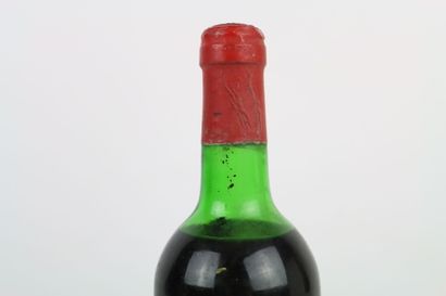 1 bouteille de POMEROL 1975 du Château LA...