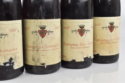 Réunion de 10 bouteilles de SAVIGNY-LES-BEAUNE...