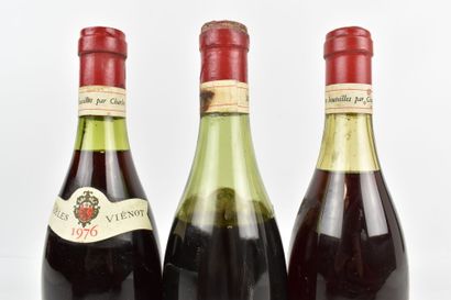 Réunion de 3 bouteilles de NUITS-SAINT-GEORGES...