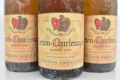 Réunion de 3 bouteilles de CORTON-CHARLEMAGNE...