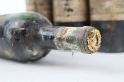 6 bouteilles de POMEROL de 1971 du Château...