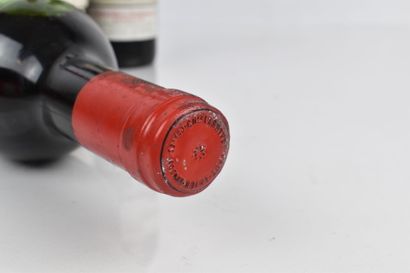 4 bouteilles de GRAVES Grand Cru 1976 du...