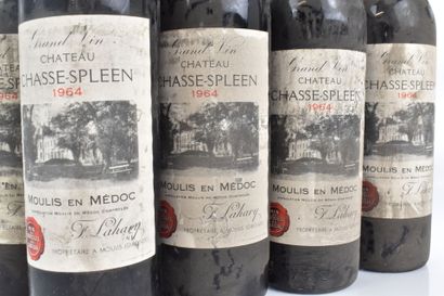 7 bouteilles de MOULIS EN MEDOC 1964 du Château...