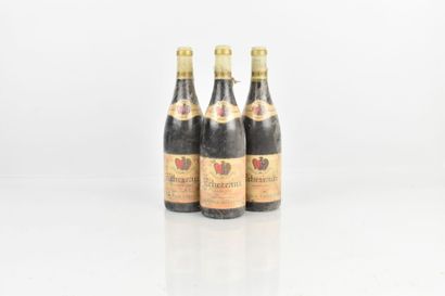 Réunion de 3 bouteilles d'ECHEZEAUX du Domaine...