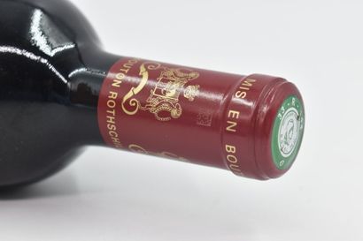 1 bouteille de PAUILLAC 2011 du Château Mouton-Rothschild...