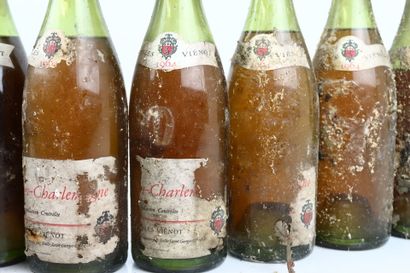 16 bouteilles du Domaine Charles VIENOT :
-...