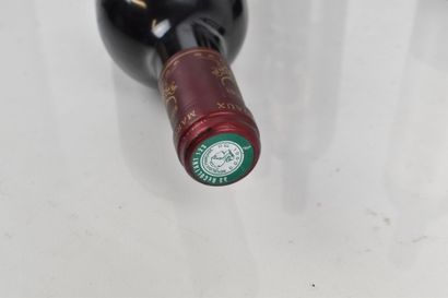 Réunion de 5 bouteilles de MARGAUX du Château...