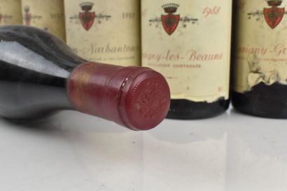 Réunion de 10 bouteilles de SAVIGNY-LES-BEAUNE...