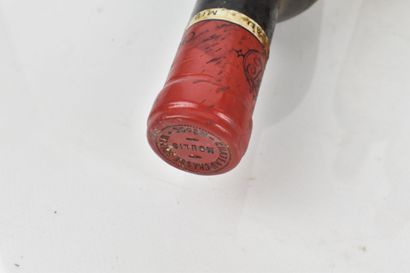 7 bouteilles de MOULIS EN MEDOC 1964 du Château...