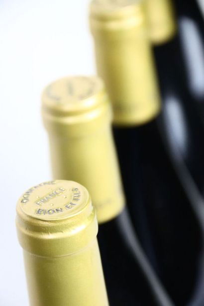 12 bouteilles de NUITS-SAINT-GEORGES 1er...