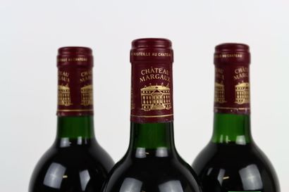 3 bouteilles de MARGAUX 1989 du Château MARGAUX...