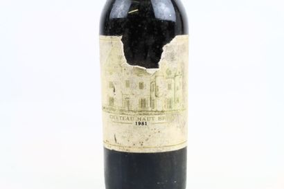 1 bouteille de PESSAC-LEOGNAN 1981 du Château...