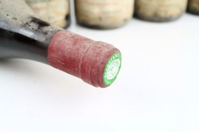 Réunion de 7 bouteilles de vins du domaine...