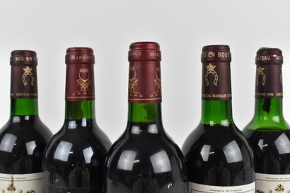 Réunion de 5 bouteilles de MARGAUX du Château...