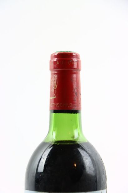 1 bouteille de PAUILLAC 1981 du Château MOUTON-ROTHSCHILD....