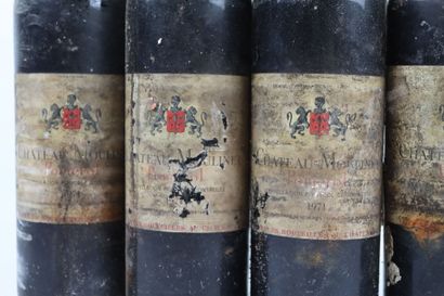 6 bouteilles de POMEROL de 1971 du Château...